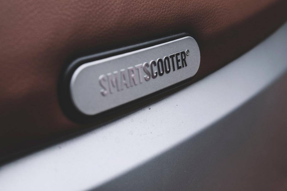 scooter teknolojileri Gelişmiş özelliklere sahip elektrikli scooter modelleri ve teknolojik detaylar hakkında bilgi veren bir görsel