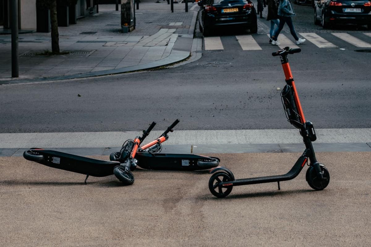 elektrikli scooter teknolojisi yüksek teknolojili yeni nesil elektrikli scooter modellerinin detaylı gösterimi
