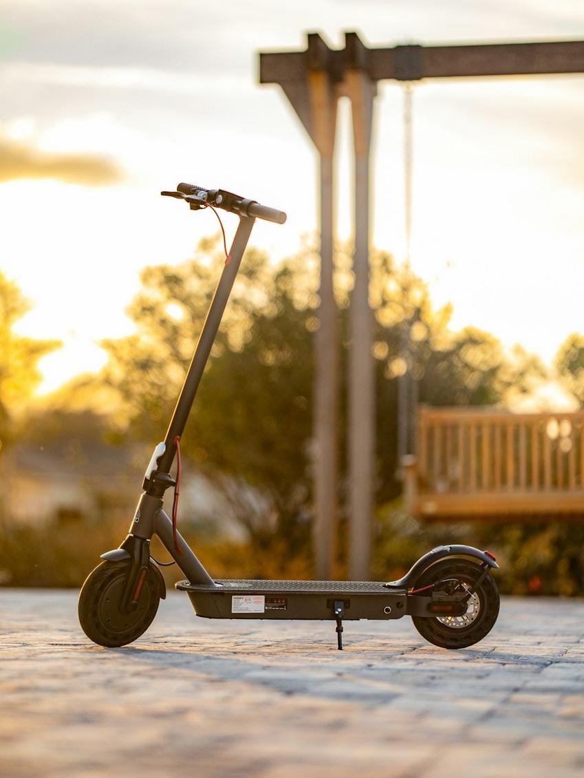 elektrikli scooter teknolojileri Modern teknolojik özelliklerle donatılmış yeni nesil elektrikli scooter modelleri